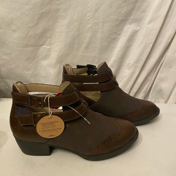 Jambu Shoes - Jambu brown leather ankle boots NWT